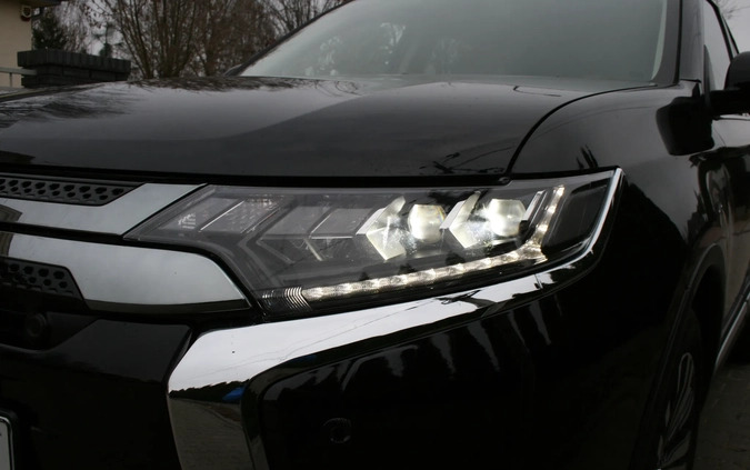 Mitsubishi Outlander cena 81500 przebieg: 50000, rok produkcji 2020 z Warszawa małe 631